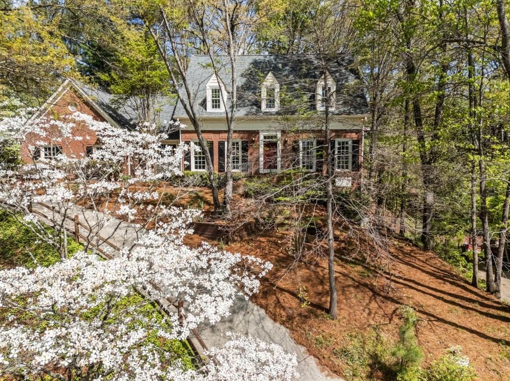 2923 Vinings Forest Way, Atlanta, GA 30339-4223