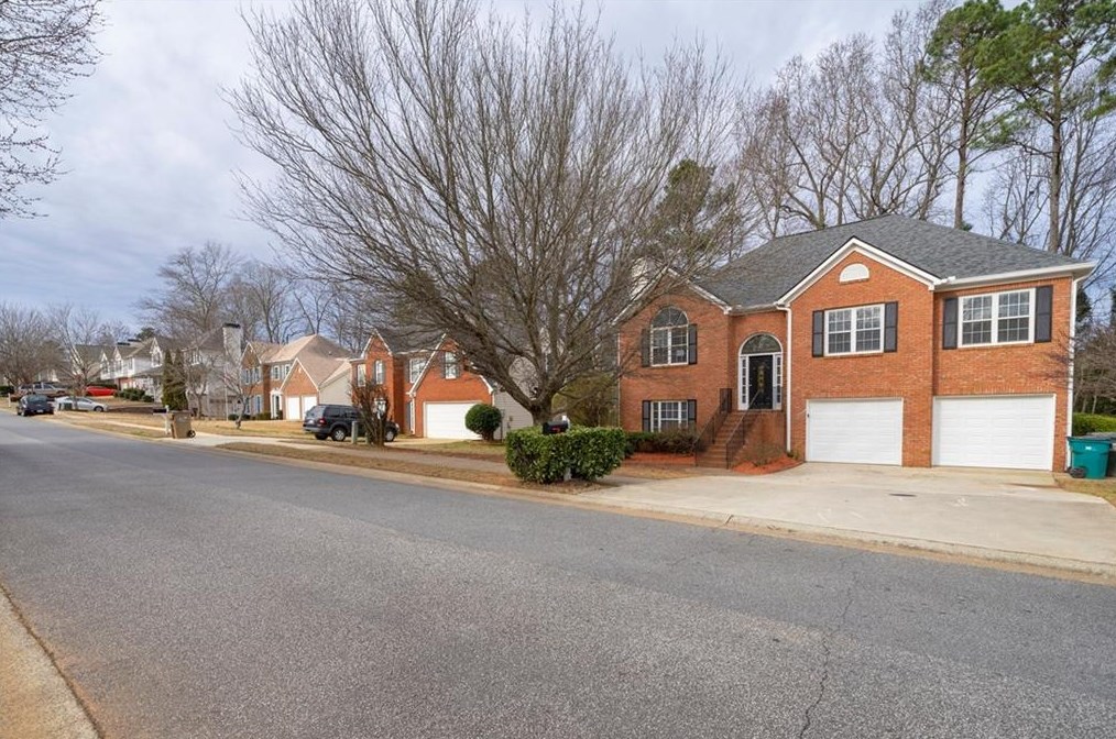 139 Eagle Glen Dr, Holly Springs, GA 30189-6916