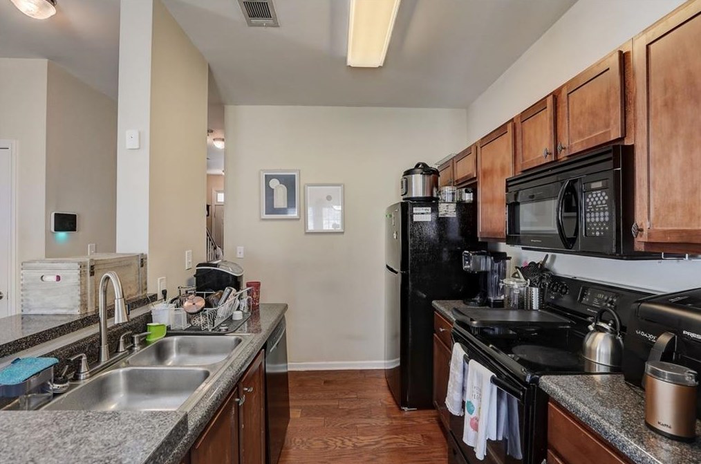 2509 Laurel Cir, Atlanta GA  30311-1236 exterior