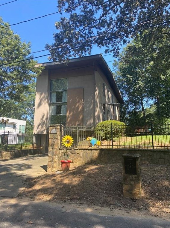 1785 Ellen St, Atlanta, GA 30318-2711