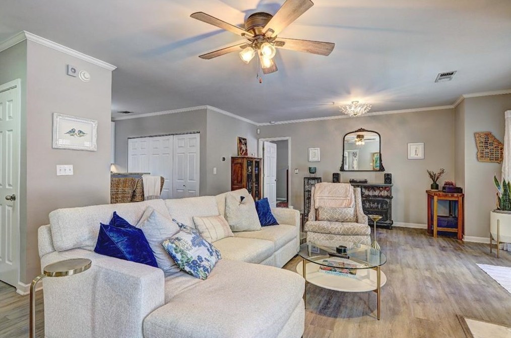 1353 Keys Crossing Dr, Atlanta, GA 30319-4033