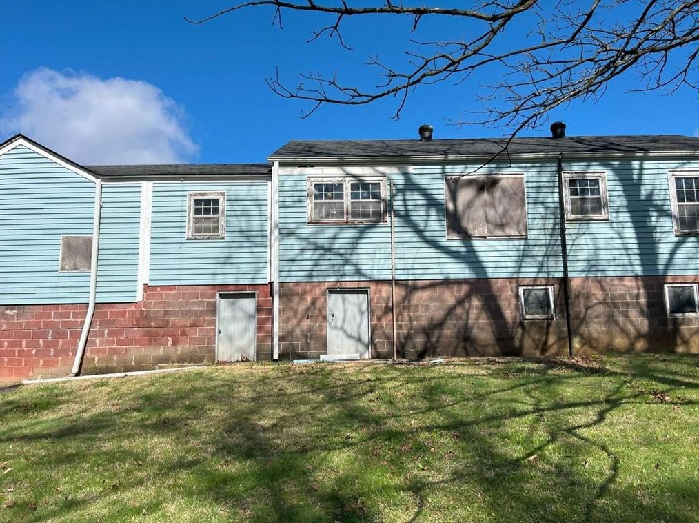 151 Old Epworth Rd, Blue Ridge, GA 30513-2811