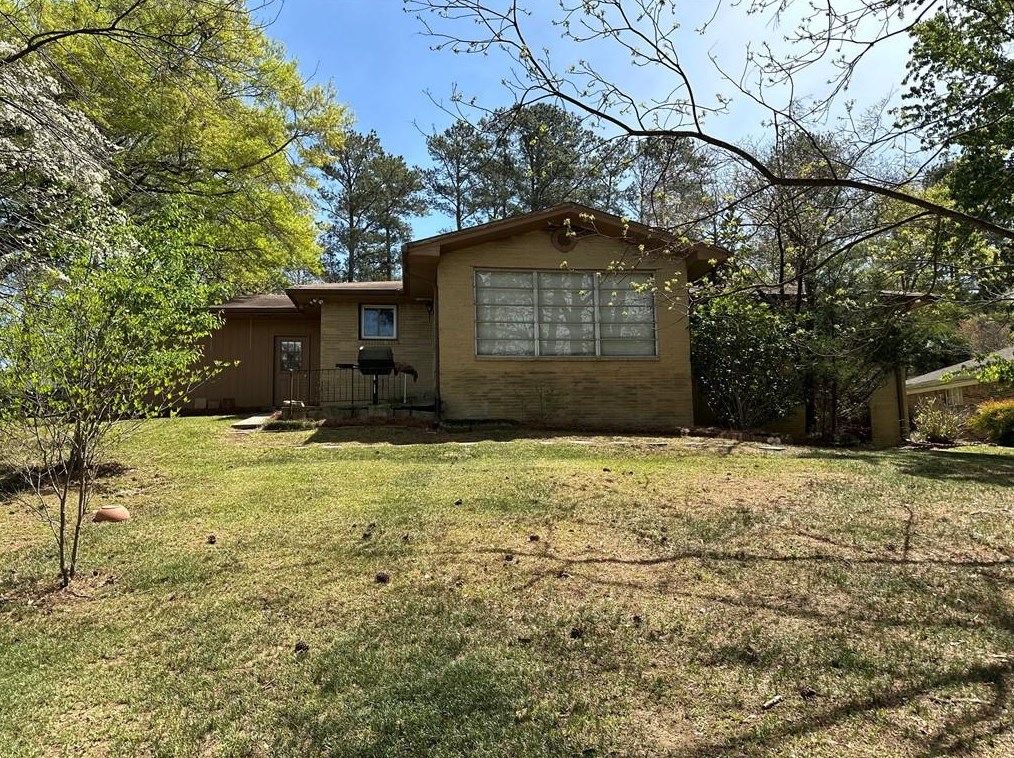 2544 Lake Capri Dr, Conyers GA  30012-2925 exterior