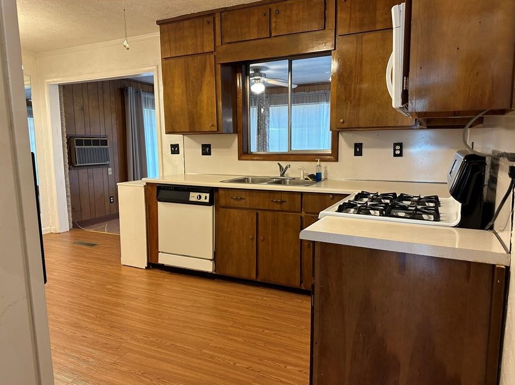 2544 Lake Capri Dr, Conyers GA  30012-2925 exterior