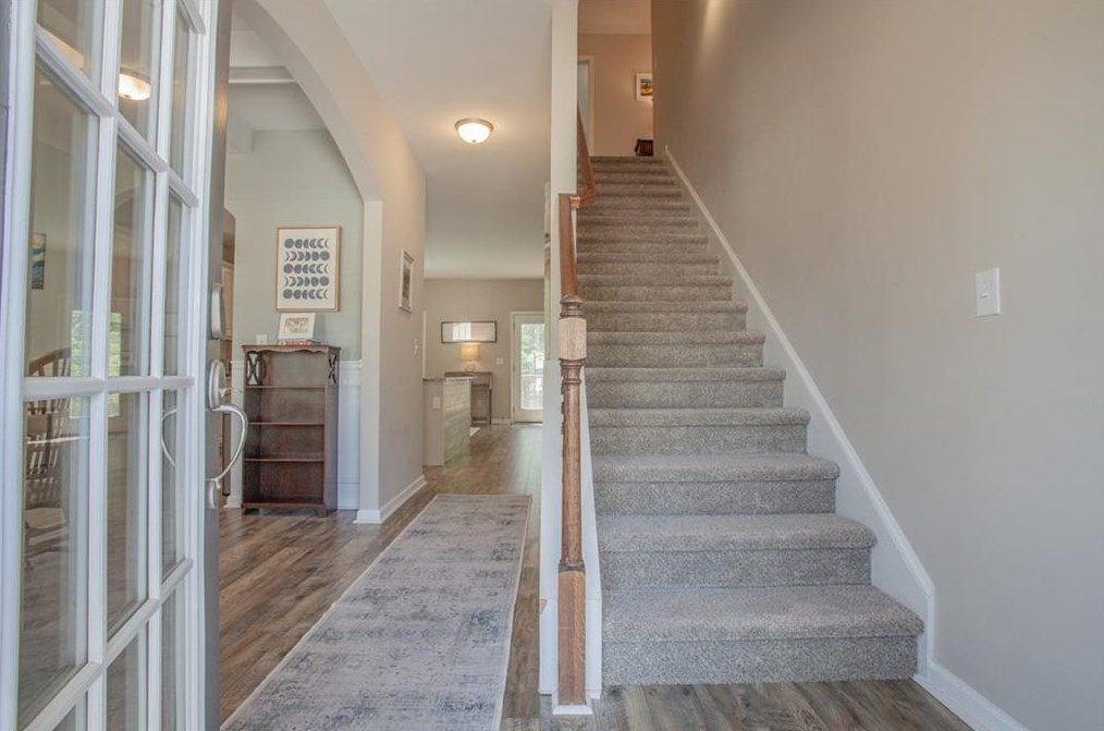 314 Wooded Glen Ln, Carrollton, GA 30117