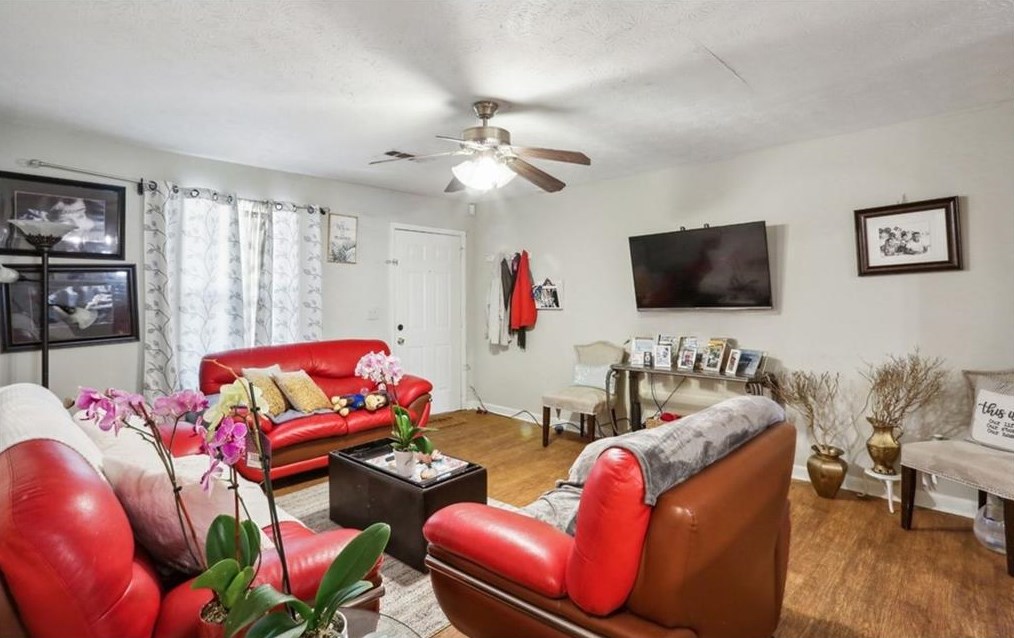 722 Jackson View Rd, Suwanee, GA 30024-2566