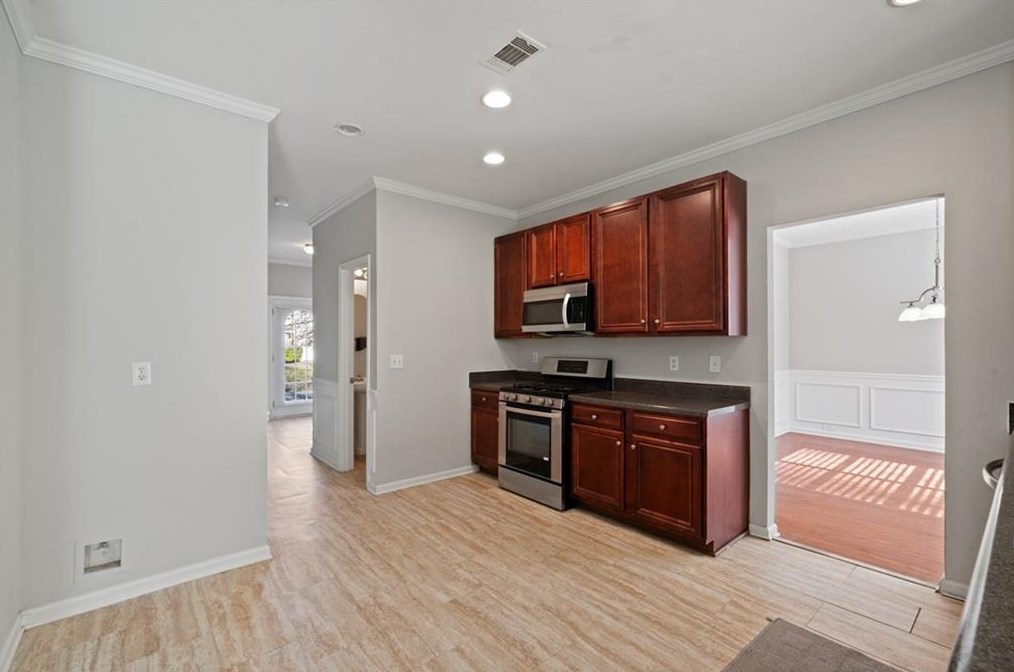2912 Chilhowee Dr, Atlanta GA  30331-9445 exterior