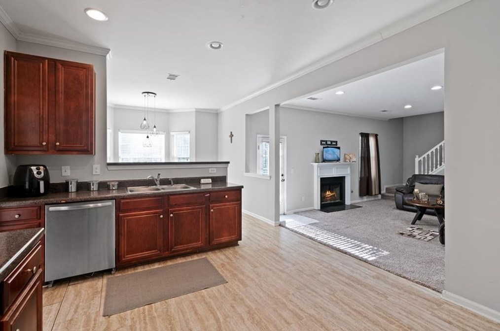 2912 Chilhowee Dr, Atlanta GA  30331-9445 exterior