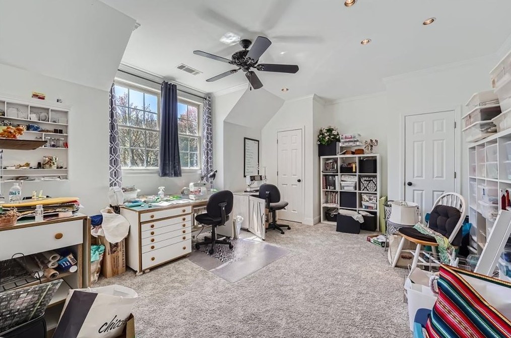 1109 Bellewood Sq, Atlanta GA exterior