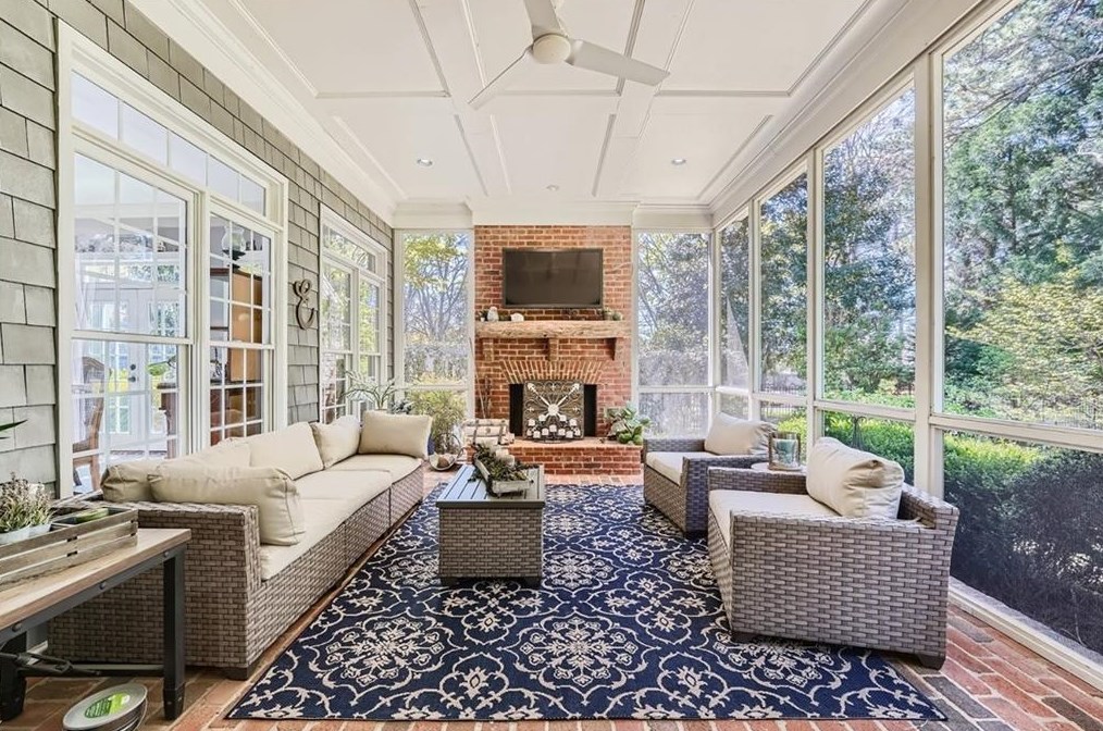 1109 Bellewood Sq, Atlanta GA exterior