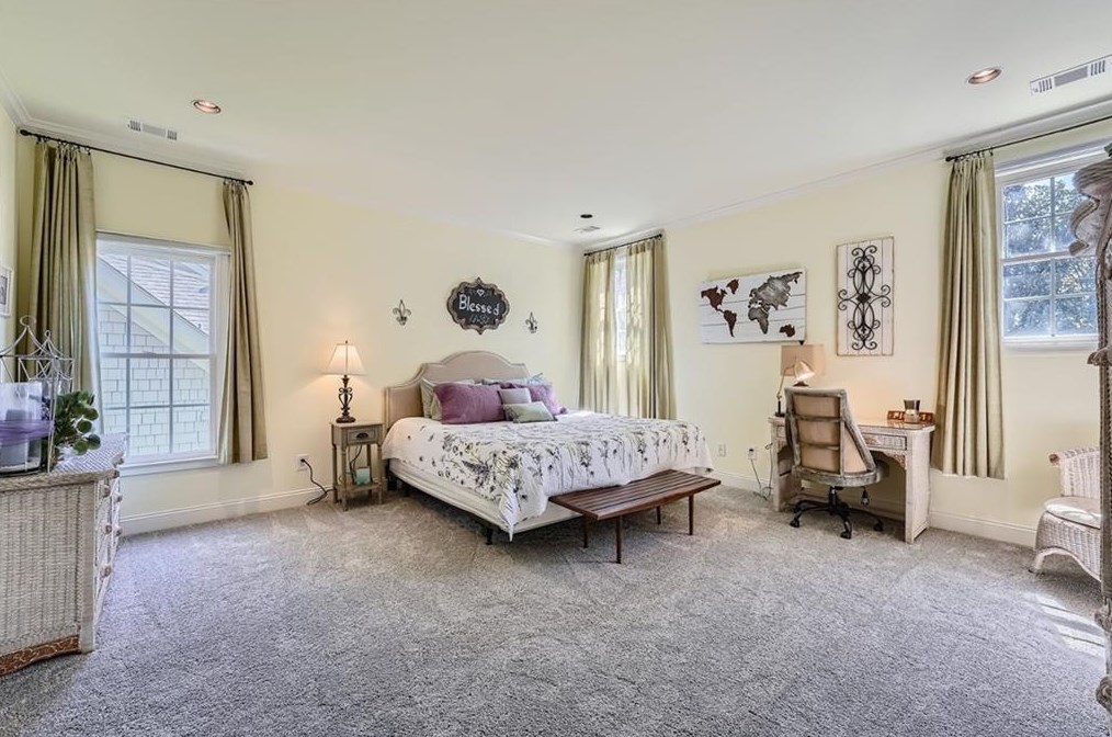 1109 Bellewood Sq, Atlanta GA exterior