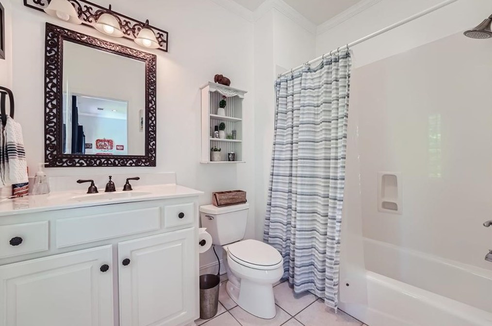 1109 Bellewood Sq, Atlanta GA exterior