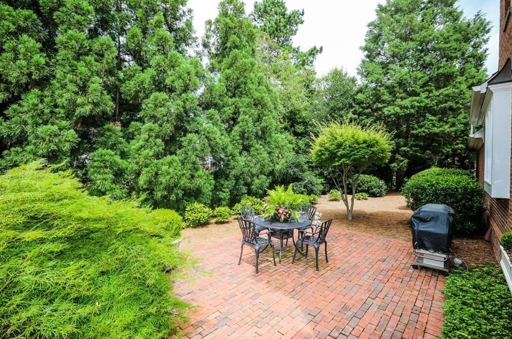 1109 Bellewood Sq, Atlanta GA exterior