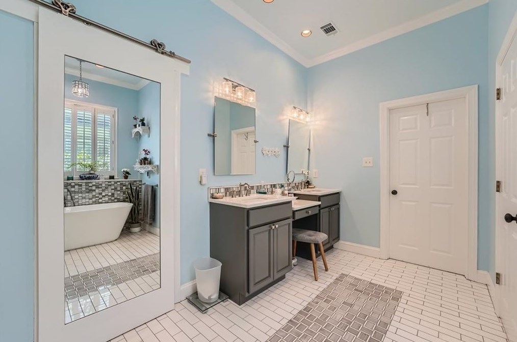 1109 Bellewood Sq, Atlanta GA exterior