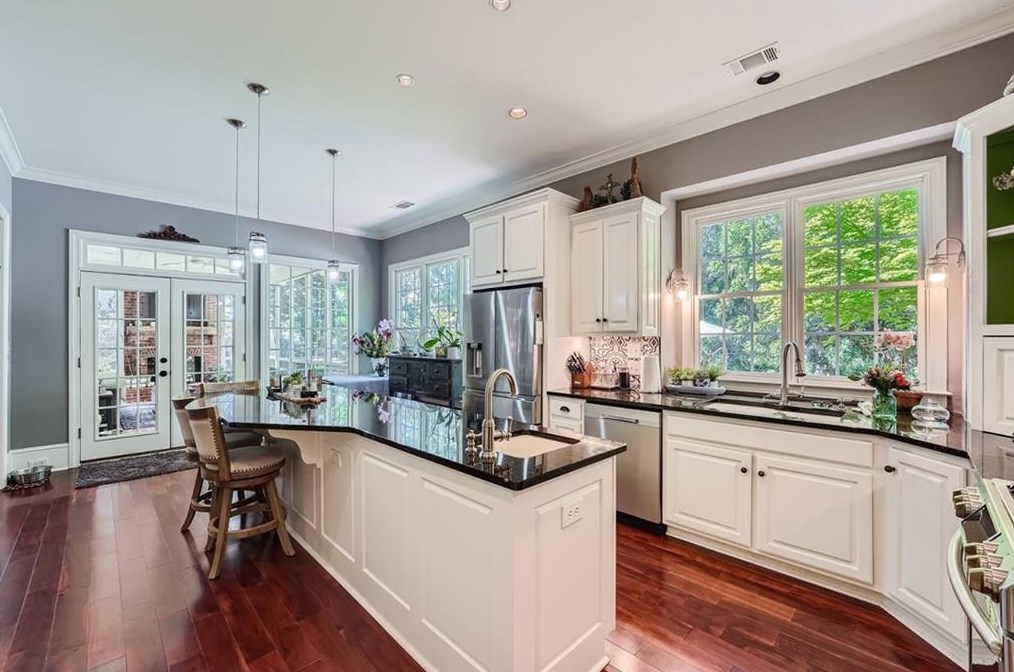 1109 Bellewood Sq, Atlanta GA exterior