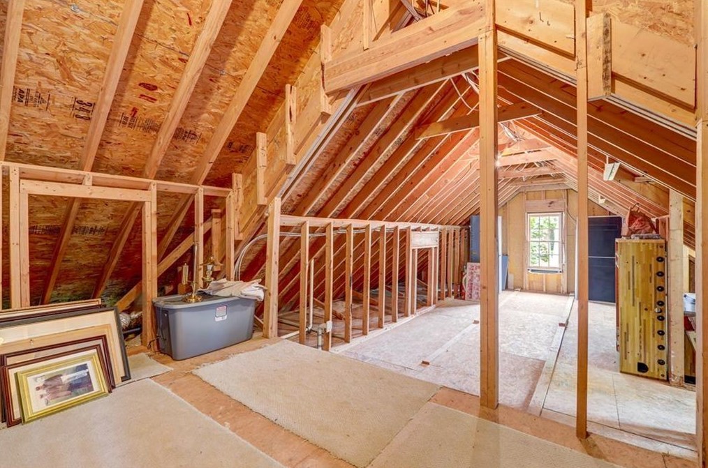 1109 Bellewood Sq, Atlanta GA exterior