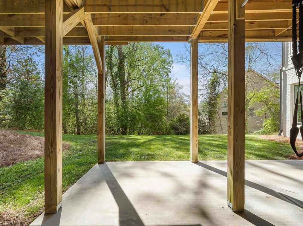 3931 Sheldon Dr, Atlanta GA  30342-4211 exterior