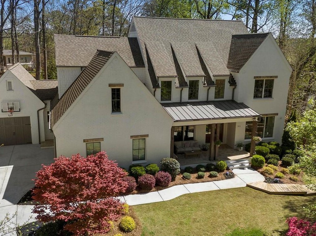3931 Sheldon Dr, Atlanta, GA 30342-4211