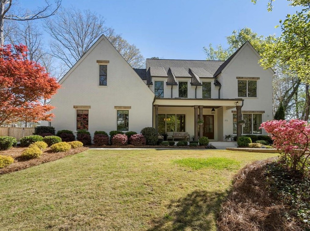 3931 Sheldon Dr, Atlanta GA  30342-4211 exterior