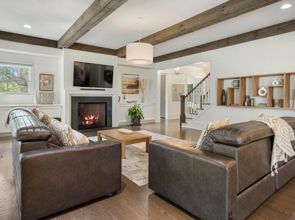 3931 Sheldon Dr, Atlanta GA  30342-4211 exterior