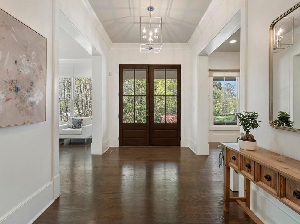 3931 Sheldon Dr, Atlanta GA  30342-4211 exterior