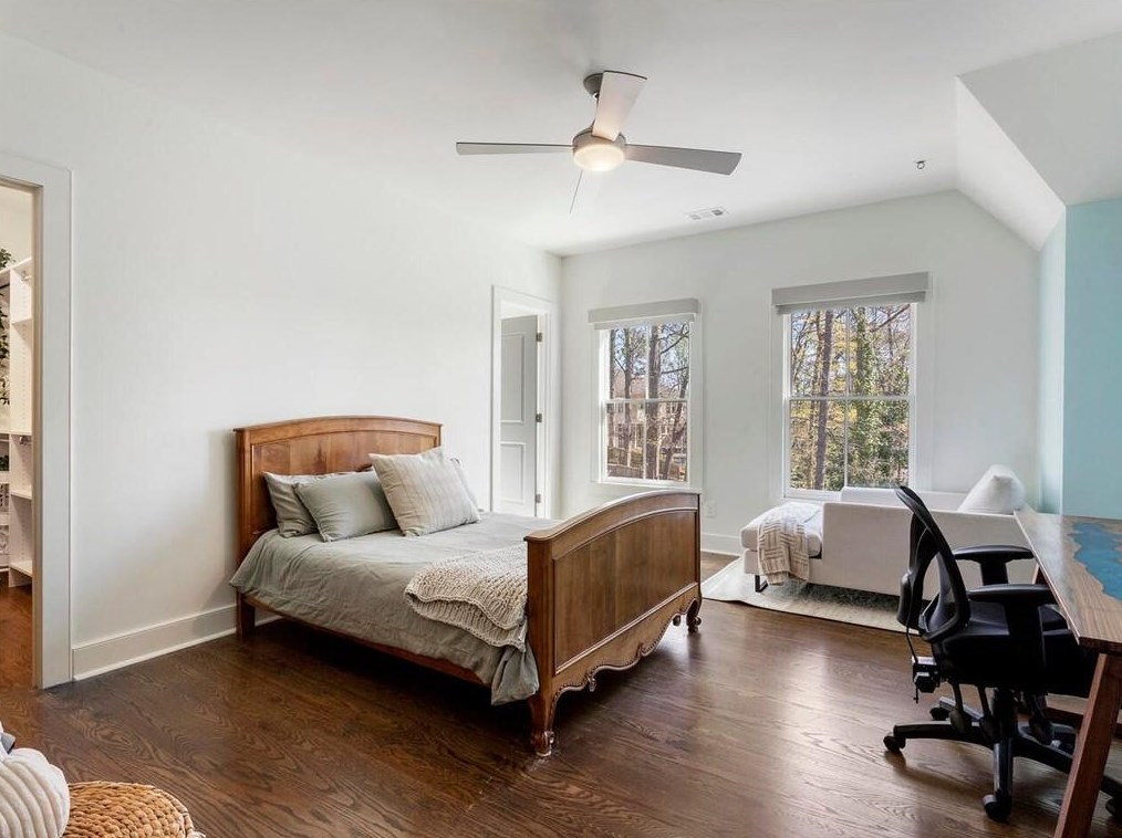 3931 Sheldon Dr, Atlanta GA  30342-4211 exterior