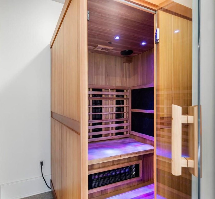 3931 Sheldon Dr, Atlanta GA  30342-4211 exterior