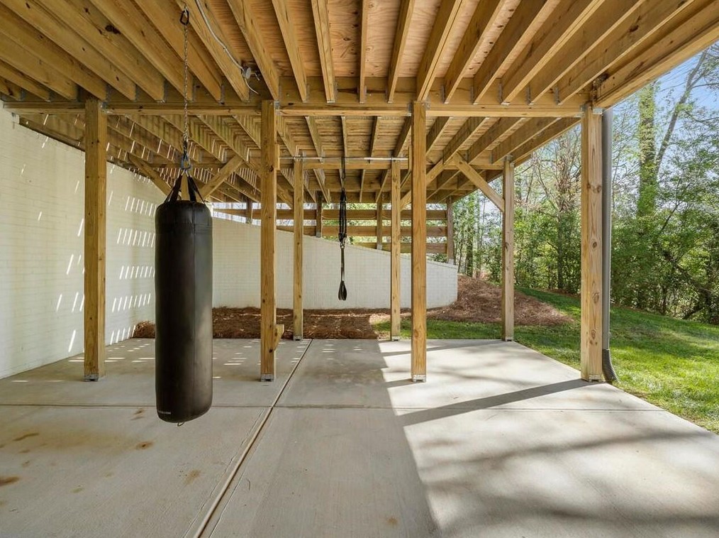 3931 Sheldon Dr, Atlanta GA  30342-4211 exterior