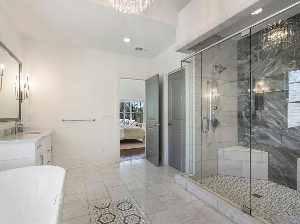 3931 Sheldon Dr, Atlanta GA  30342-4211 exterior