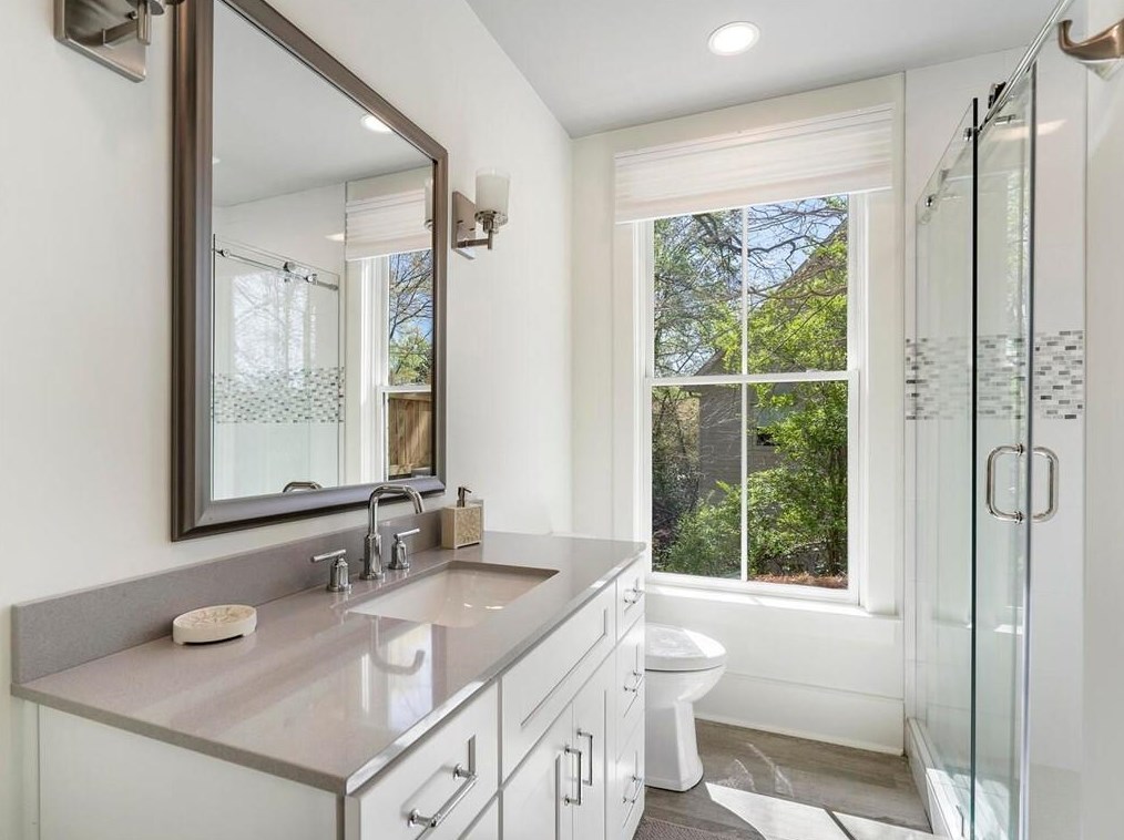 3931 Sheldon Dr, Atlanta GA  30342-4211 exterior