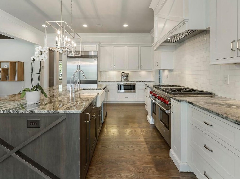 3931 Sheldon Dr, Atlanta GA  30342-4211 exterior