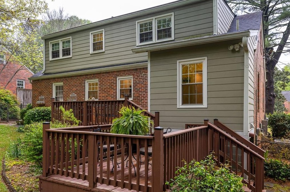 2866 Wiltshire Dr, Decatur GA  30030-4758 exterior