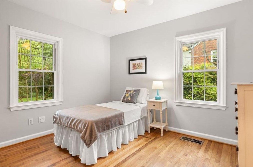 2866 Wiltshire Dr, Decatur GA  30030-4758 exterior