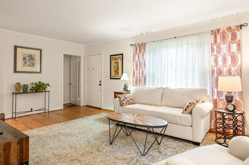 2866 Wiltshire Dr, Decatur GA  30030-4758 exterior