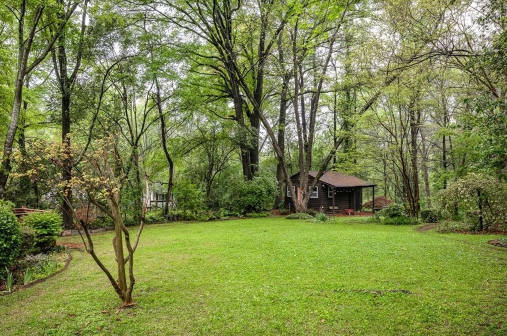 2866 Wiltshire Dr, Decatur GA  30030-4758 exterior