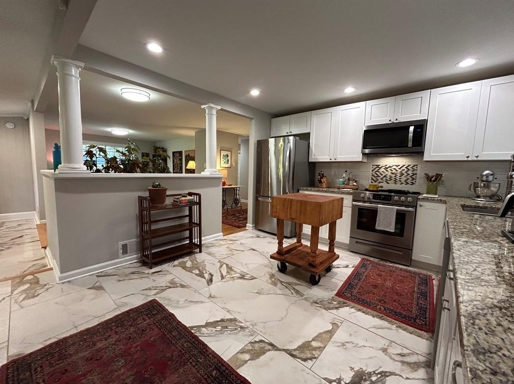 1511 Sanden Ferry Dr, Decatur GA  30033-3347 exterior