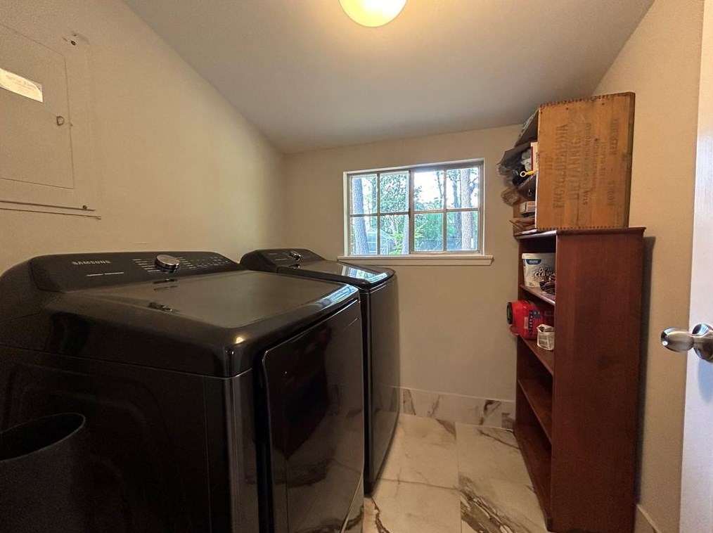 1511 Sanden Ferry Dr, Decatur GA  30033-3347 exterior