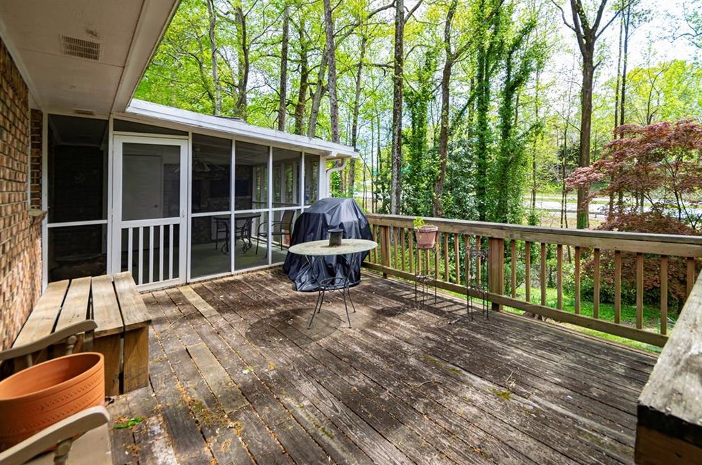 1161 Mayfield Dr, Decatur GA  30033-3332 exterior