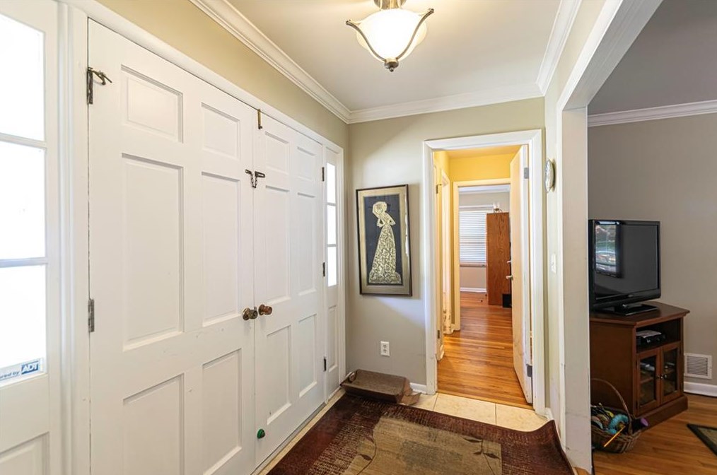1161 Mayfield Dr, Decatur, GA 30033-3332
