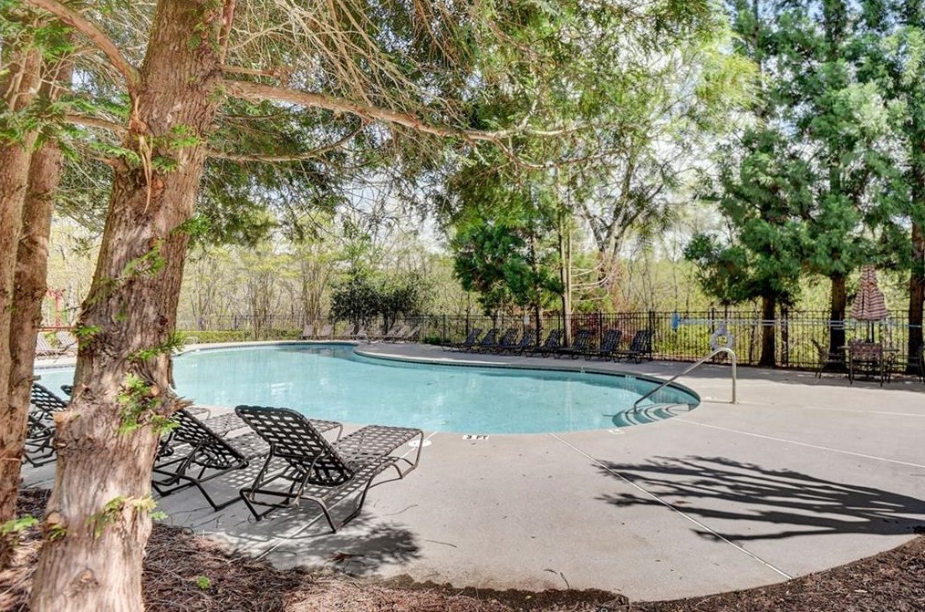 418 Creekview Trl, Smyrna GA  exterior