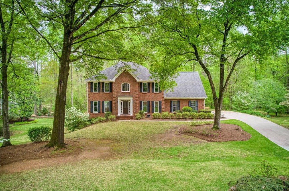 9725 Farmbrook Ln, Alpharetta, GA 30022-5503