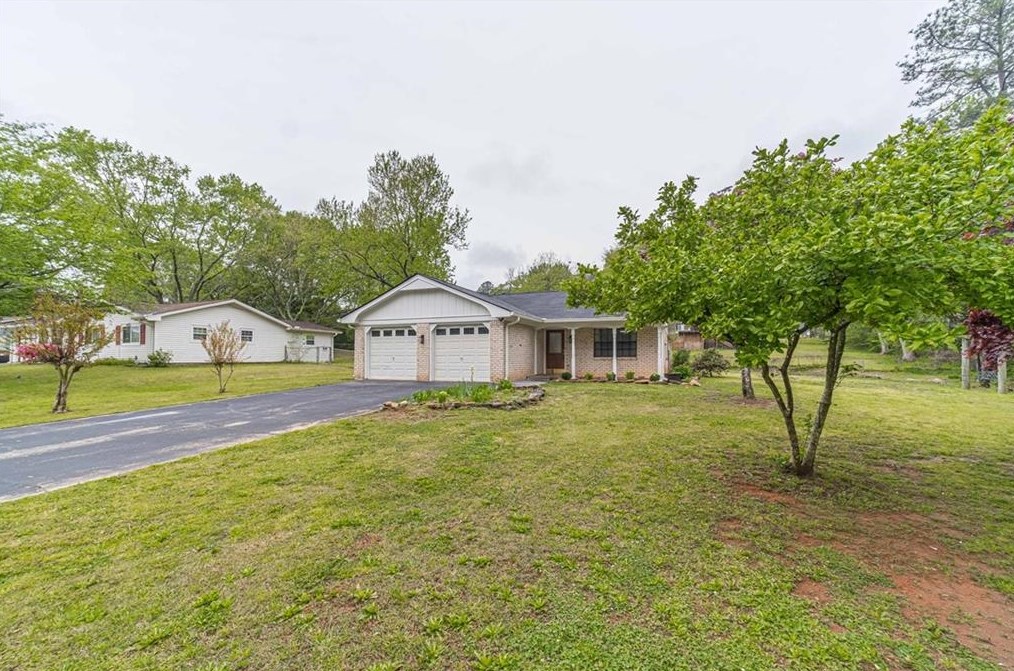 1677 Ridgeview Dr, Conyers, GA 30012-4001