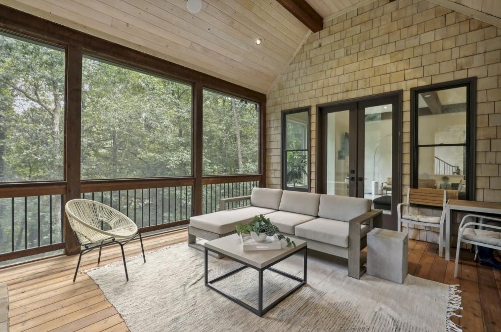 5335 Mount Vernon Pkwy, Atlanta GA  30327-4735 exterior