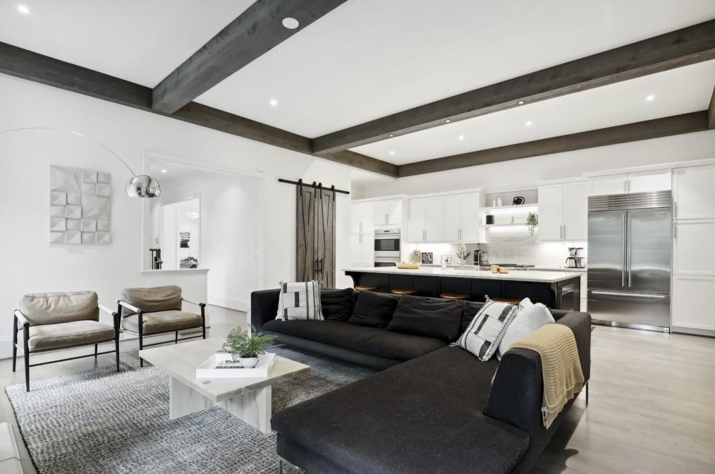 5335 Mount Vernon Pkwy, Atlanta GA  30327-4735 exterior