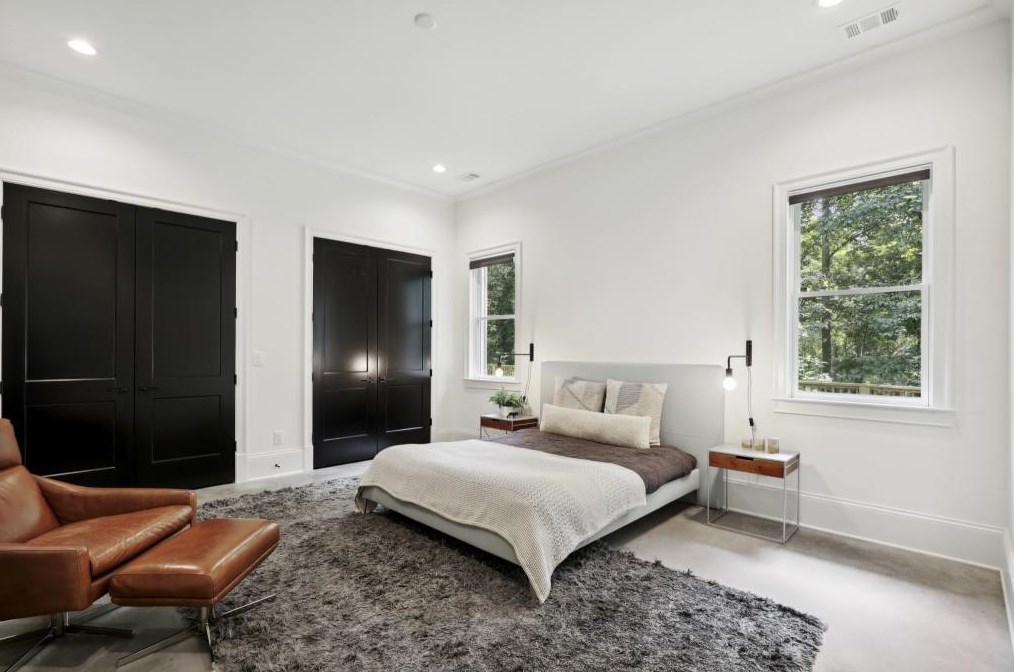 5335 Mount Vernon Pkwy, Atlanta GA  30327-4735 exterior