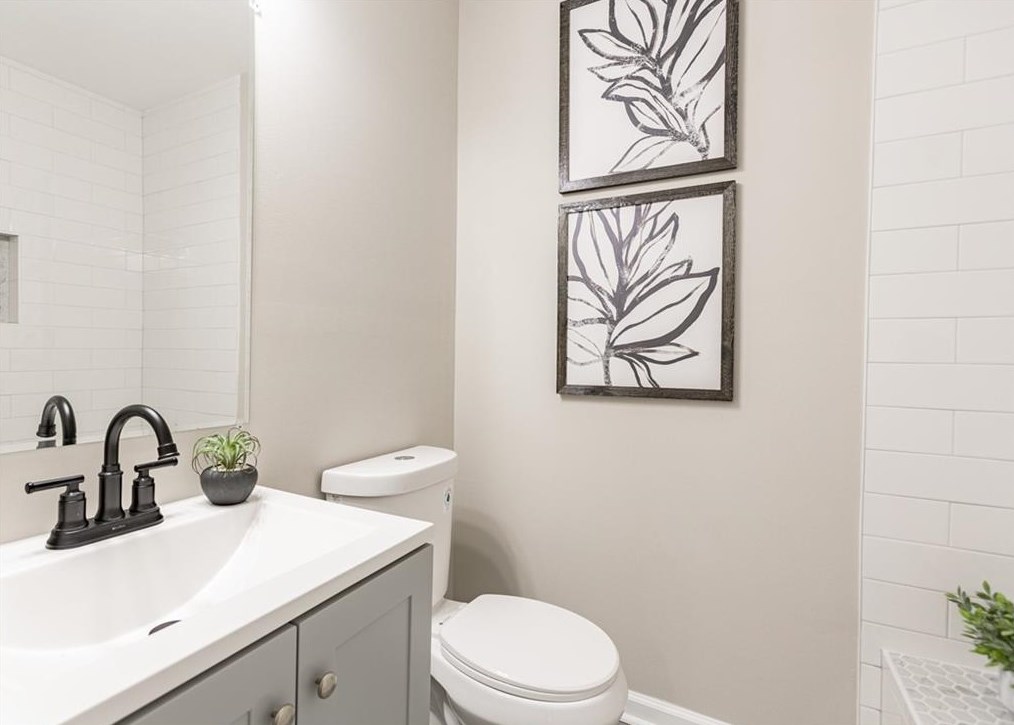 5864 Ronnie Dr, Rex GA 30273-1059 exterior