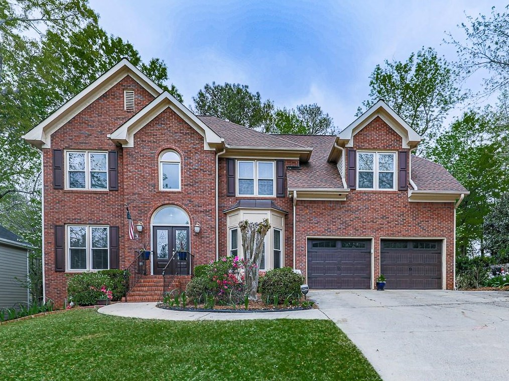 206 Beaver Creek Ln, Holly Springs, GA 30189-2552