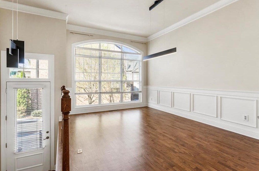 2663 Rivers Edge Dr, Atlanta GA  30324 exterior