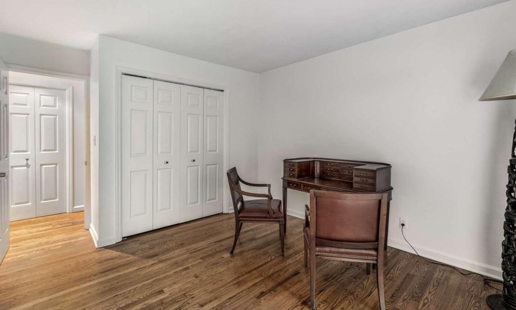 69 Willow Gln, Atlanta GA  30342-1341 exterior