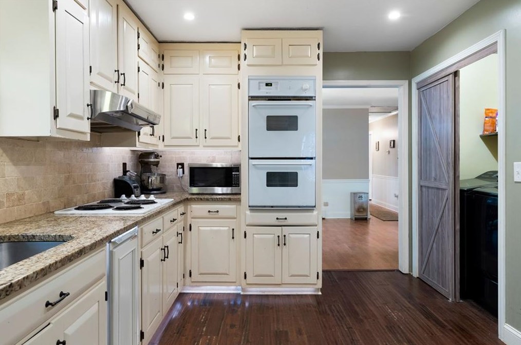 8111 Dallas Acworth Hwy, Dallas GA 30132-7936 exterior